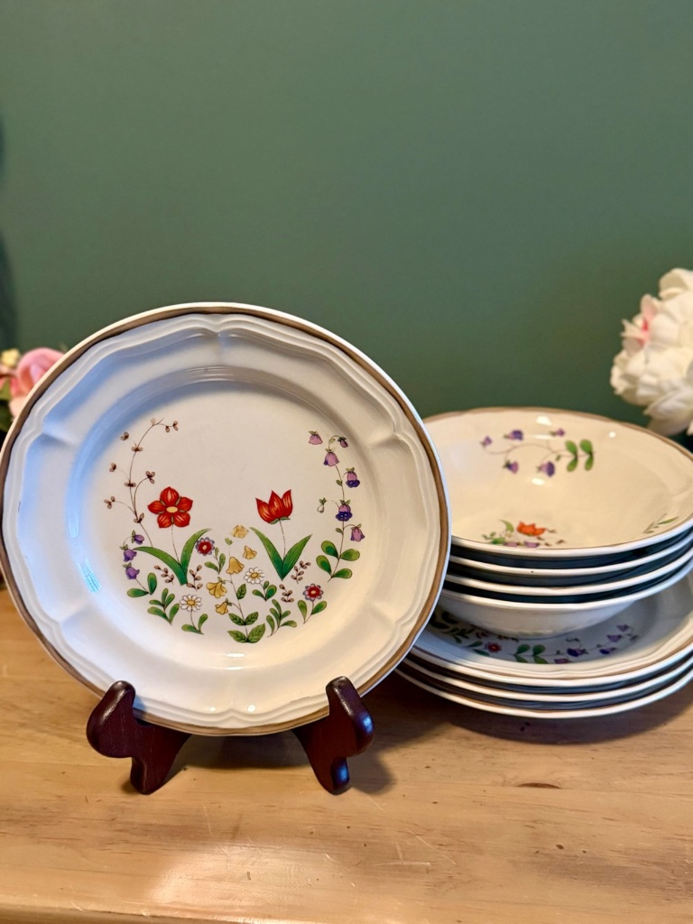 8 piece Newcor Spring Garden Salad Plates & Bowls Stoneware Floral